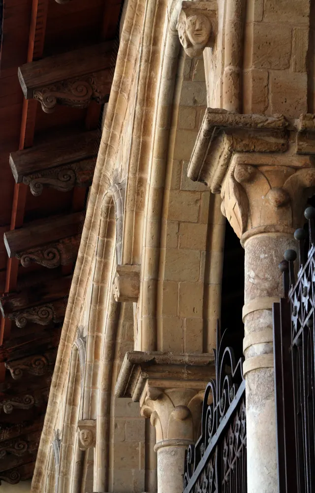 Dettaglio scultoreo della Cattedrale dei Baroni