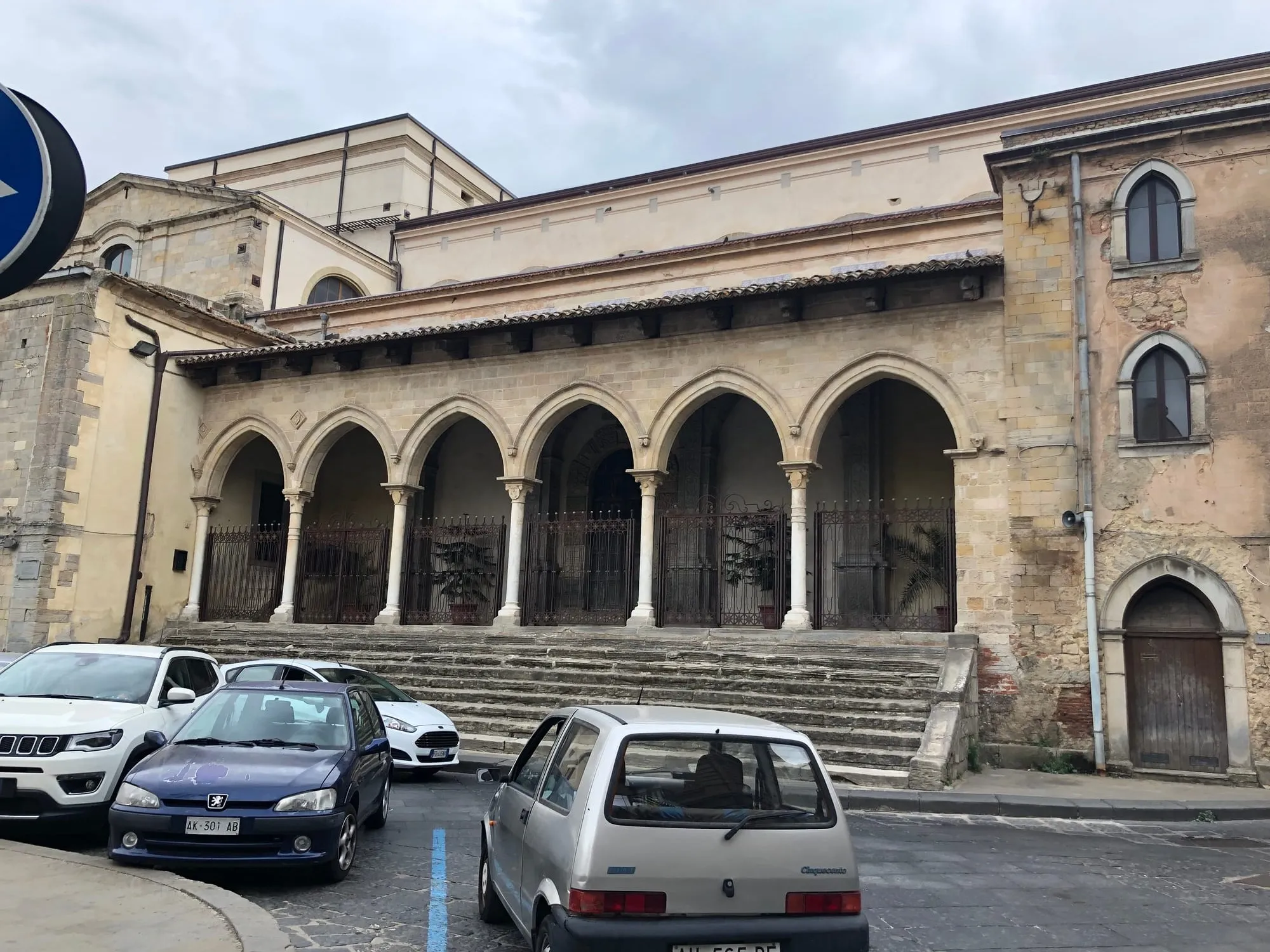 Facciata della Cattedrale di San Nicolò vista da Piazza Garibaldi