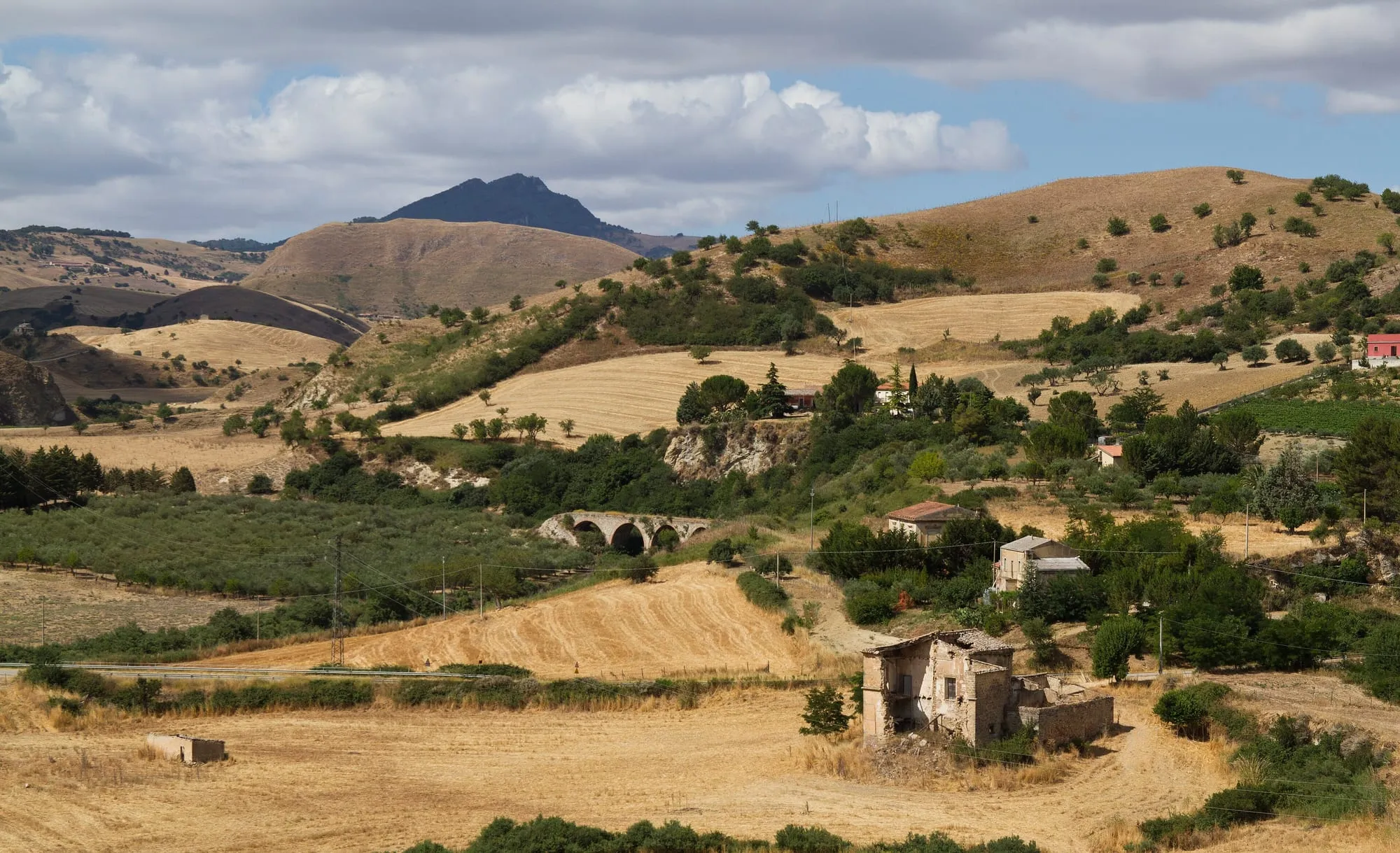 Campagne di Nicosia con Monte Altesina
