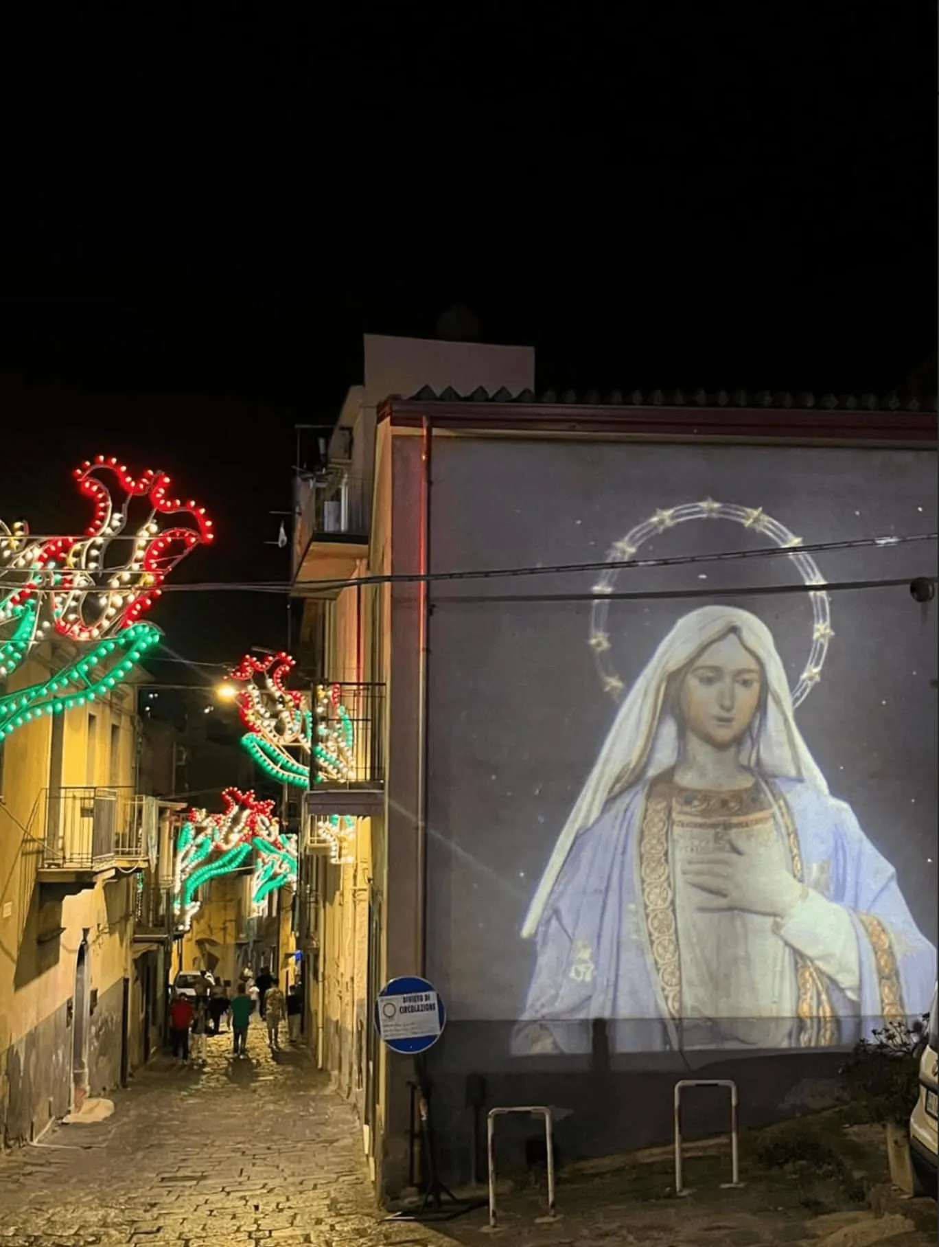 Scenographic hologram of Our Lady of Aid on the vault of Basilica Santa Maria Maggiore