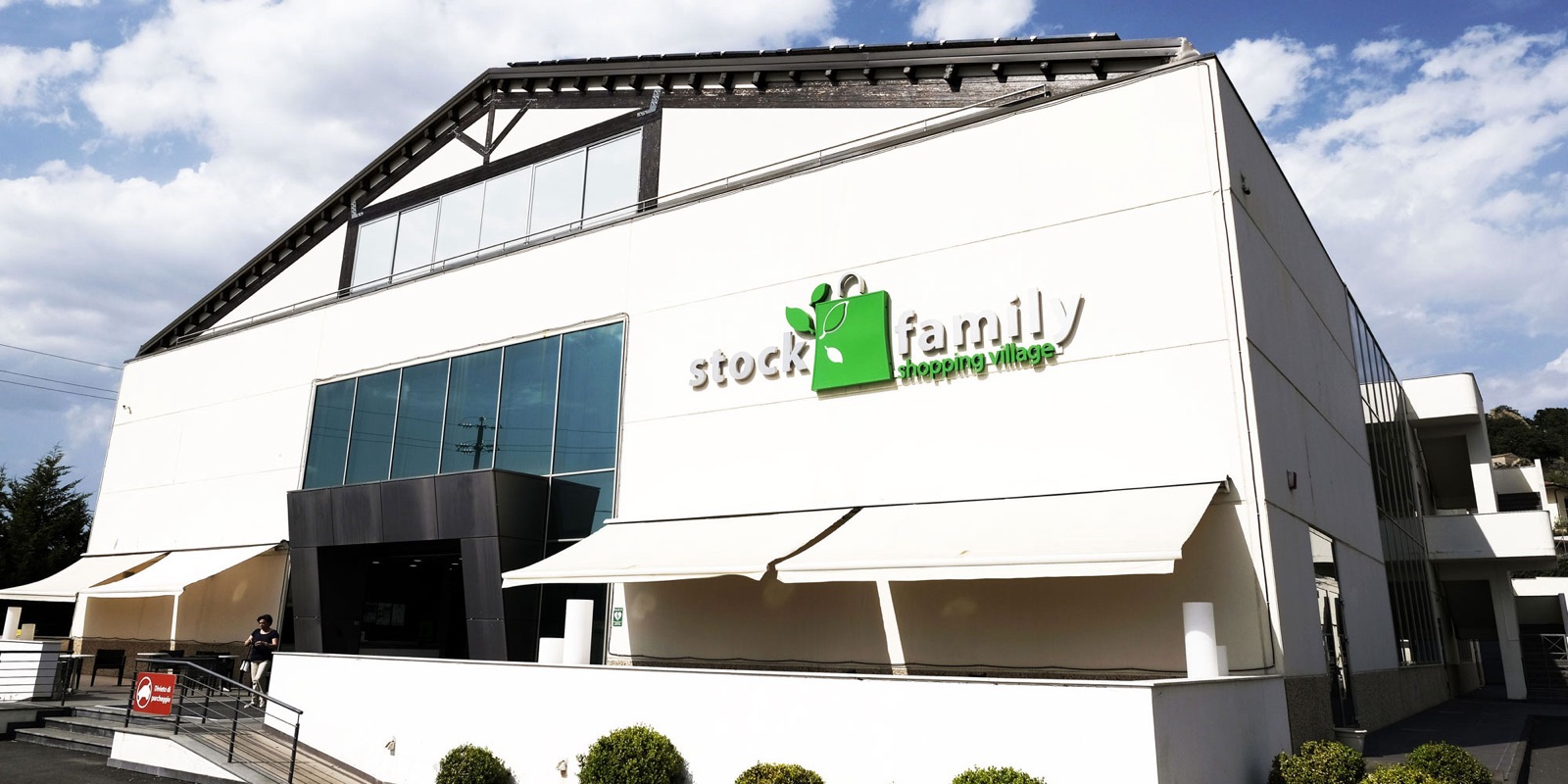 La sede di Stock Family Shopping Village